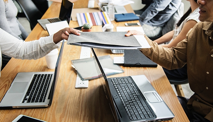 Handicap au travail : Comment les entreprises peuvent-elles s’améliorer ?